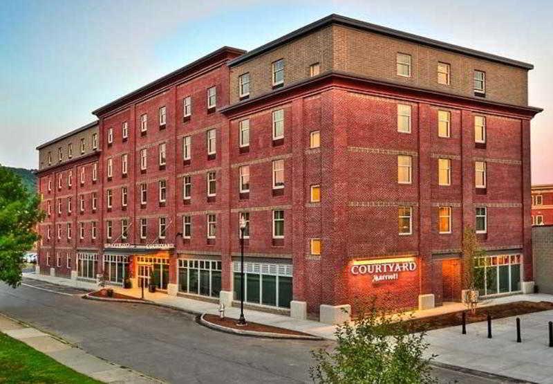 Courtyard Keene Downtown Exterior foto