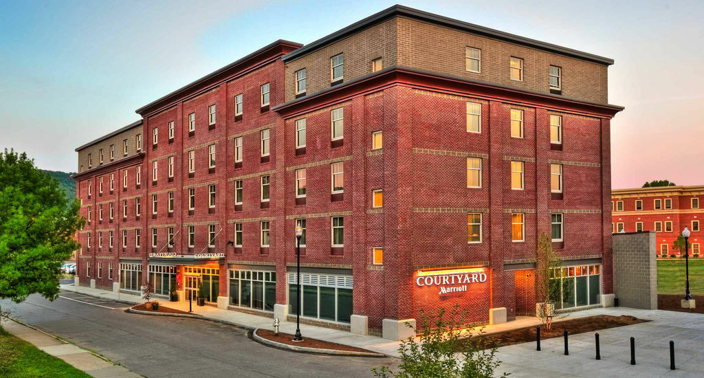 Courtyard Keene Downtown Exterior foto